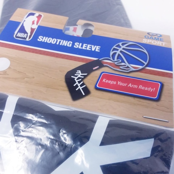 2 NBA Shooting Sleeves Black White - Picture 1 of 2